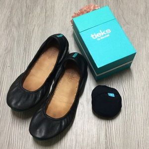 Matte Black Leather Foldable Travel Ballet Flats